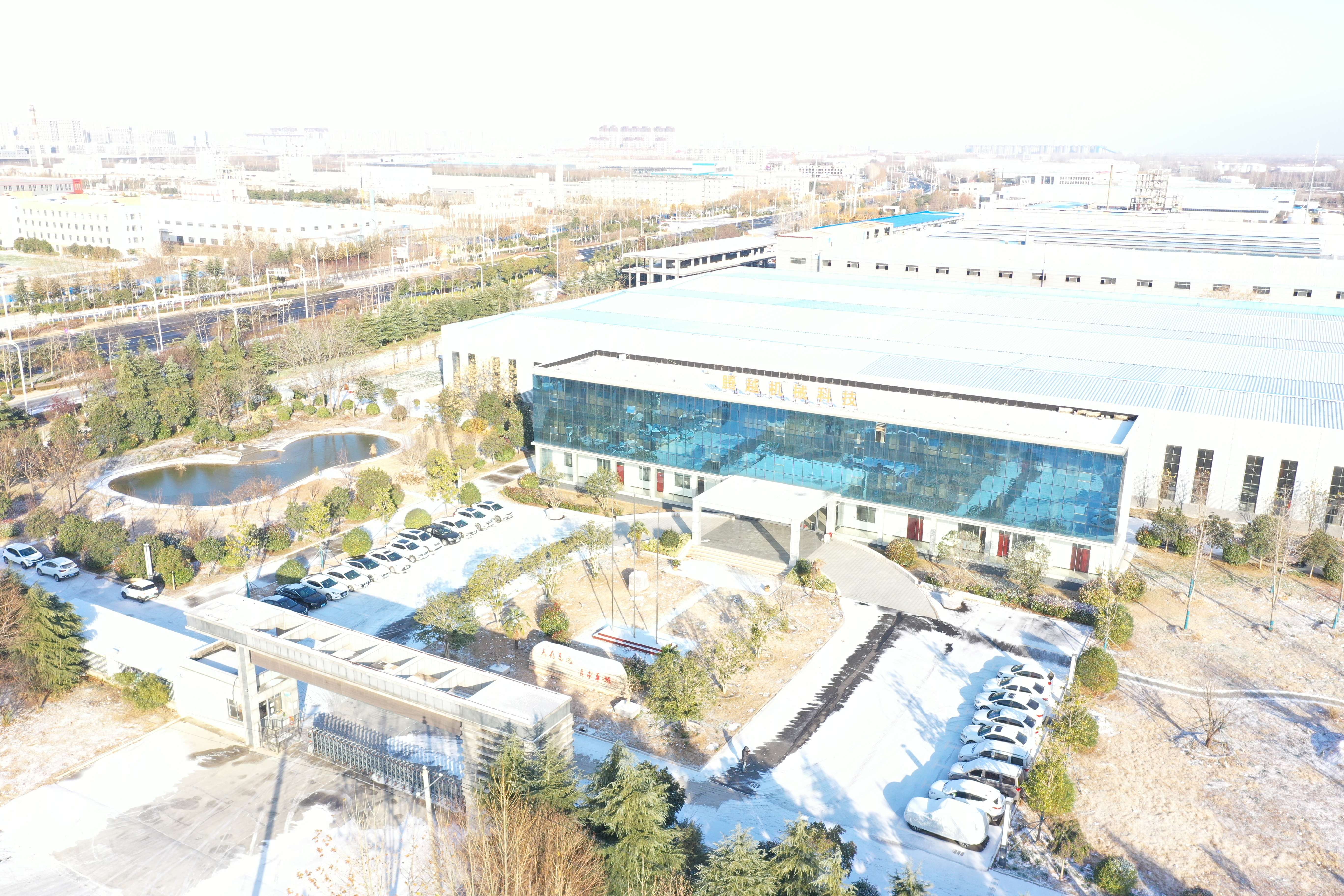 风雪中的城市商丘(图1)